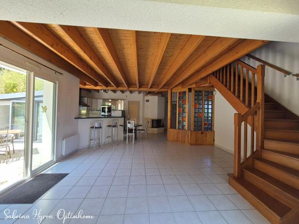 HERBIGNAC Centre, charmante maison contemporaine de 133m2 sur une parcelle de 1458m2