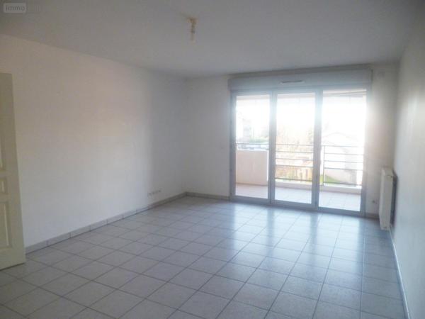 Appartement à louer à Bourg-en-Bresse dans l'Ain (01000), ref : T3 LTO 2ème