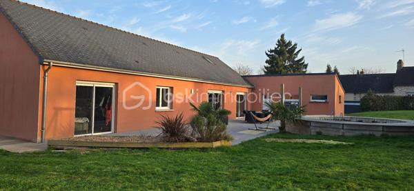 sur Belgeard
une maison de 2010 vous offrant calme, terrain, plan d'eau... de qui poser ses valises !
Elle se compose d'une tres belle piece de vie de plus de 52m2 donnant sur la terrasse avec piscine, une cuisine équipée/aménagée, arrière cuisine, coté nuit wc avec lave mains, 4 chambres dont 2 avec placards, salle d'eau.
A l'etage un grand bureau transformable en chambre, une chambre

Double garage de 60m2
Un plan d'eau d'environ 1800m2 sur une parcelle de 13210m2
terrain séparé pouvant accueillir des animaux.

La piscine est chauffée par une pompe à chaleur