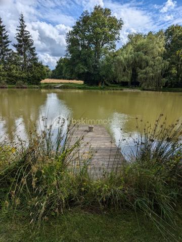 sur Belgeard
une maison de 2010 vous offrant calme, terrain, plan d'eau... de qui poser ses valises !
Elle se compose d'une tres belle piece de vie de plus de 52m2 donnant sur la terrasse avec piscine, une cuisine équipée/aménagée, arrière cuisine, coté nuit wc avec lave mains, 4 chambres dont 2 avec placards, salle d'eau.
A l'etage un grand bureau transformable en chambre, une chambre

Double garage de 60m2
Un plan d'eau d'environ 1800m2 sur une parcelle de 13210m2
terrain séparé pouvant accueillir des animaux.

La piscine est chauffée par une pompe à chaleur