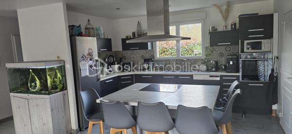 sur Belgeard
une maison de 2010 vous offrant calme, terrain, plan d'eau... de qui poser ses valises !
Elle se compose d'une tres belle piece de vie de plus de 52m2 donnant sur la terrasse avec piscine, une cuisine équipée/aménagée, arrière cuisine, coté nuit wc avec lave mains, 4 chambres dont 2 avec placards, salle d'eau.
A l'etage un grand bureau transformable en chambre, une chambre

Double garage de 60m2
Un plan d'eau d'environ 1800m2 sur une parcelle de 13210m2
terrain séparé pouvant accueillir des animaux.

La piscine est chauffée par une pompe à chaleur