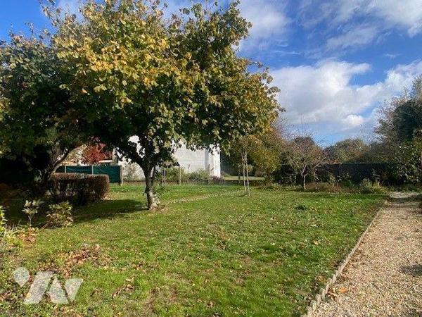 Au c?ur de Chateaubriant (44) 
Située dans un secteur résidentiel, cette maison allie confort ...