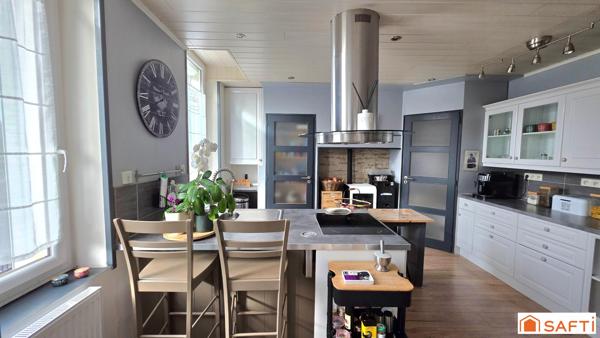 Superbe longère T6 de 163m², habitable de plain pied, sur un parc de 1884m²