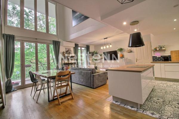 Appartement Lyon 8, duplex familial, 4 pièces avec balcon, garages