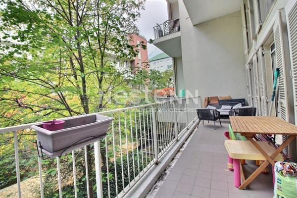 Appartement Lyon 8, duplex familial, 4 pièces avec balcon, garages