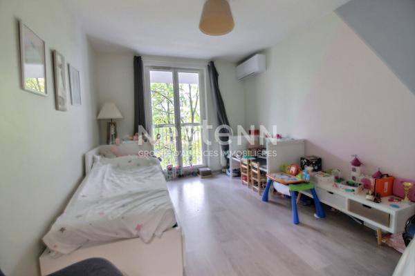 Appartement Lyon 8, duplex familial, 4 pièces avec balcon, garages