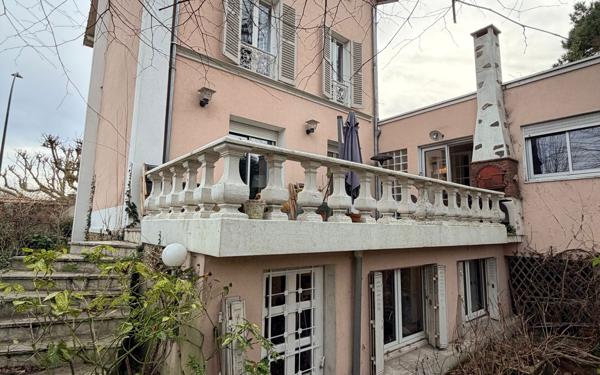 Maison à vendre    7 pièces • 143,42 m2 Champigny-sur-Marne