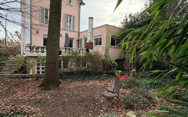 Maison à vendre    7 pièces • 143,42 m2 Champigny-sur-Marne