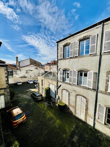 Appartement de type 3 de 77m2 à rafraichir.