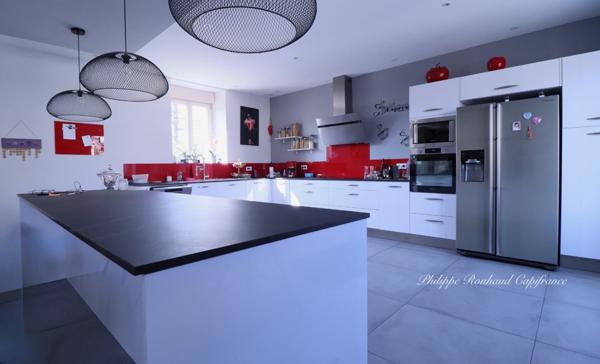 Maison à vendre 13 pièces SAINT HILAIRE DES LOGES (85)