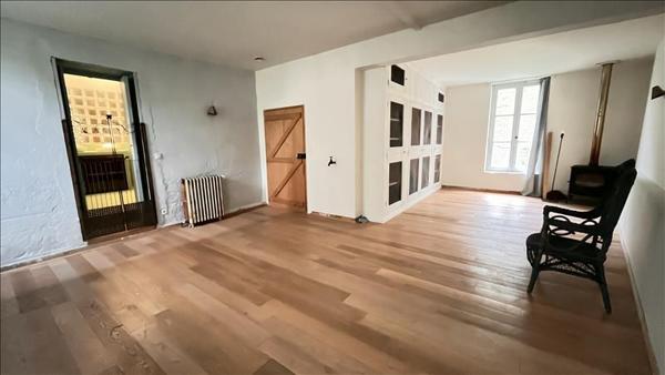 Maison à vendre |  Orbigny |  10 pièces | 412 m²