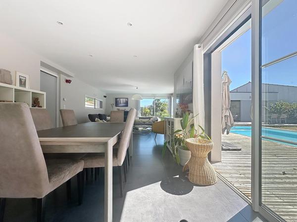 Elégante propriété de 195m² avec piscine