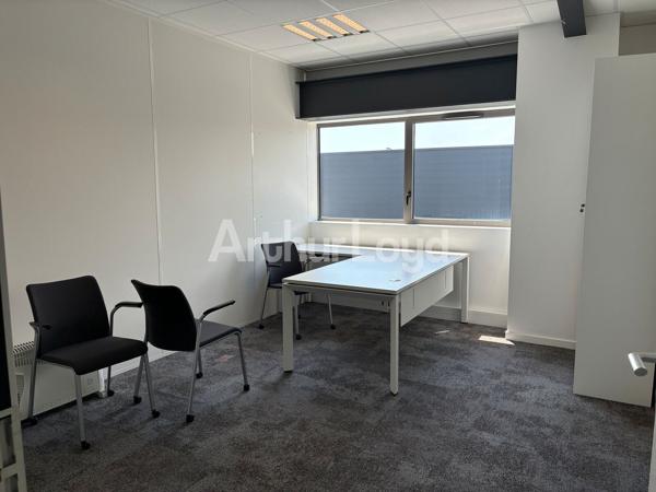 Bureaux à vendre ou à louer à La Chapelle-d'Armentières climatisés et prêts à l'emploi