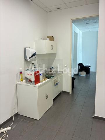 Bureaux à vendre ou à louer à La Chapelle-d'Armentières climatisés et prêts à l'emploi