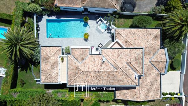 Maison
                                                                                                                                                                                                                                                                                                                        6 pièce(s)                                                                                                                                                                                                          4 chambre(s)                                                                                                                                                                                                          267  m²