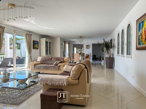 Maison
                                                                                                                                                                                                                                                                                                                        6 pièce(s)                                                                                                                                                                                                          4 chambre(s)                                                                                                                                                                                                          267  m²