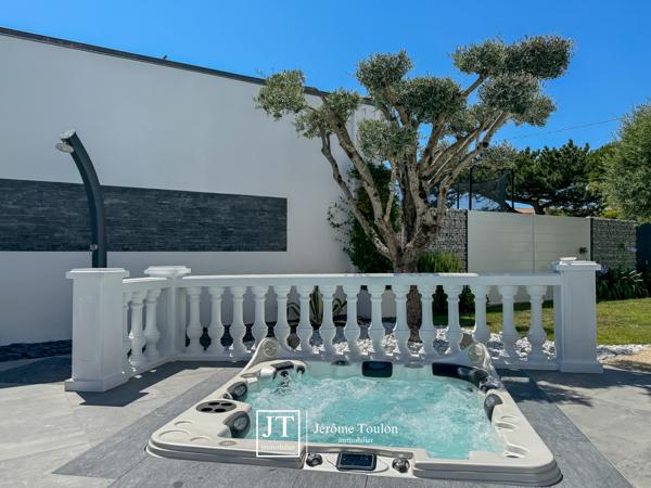 Maison
                                                                                                                                                                                                                                                                                                                        6 pièce(s)                                                                                                                                                                                                          4 chambre(s)                                                                                                                                                                                                          267  m²