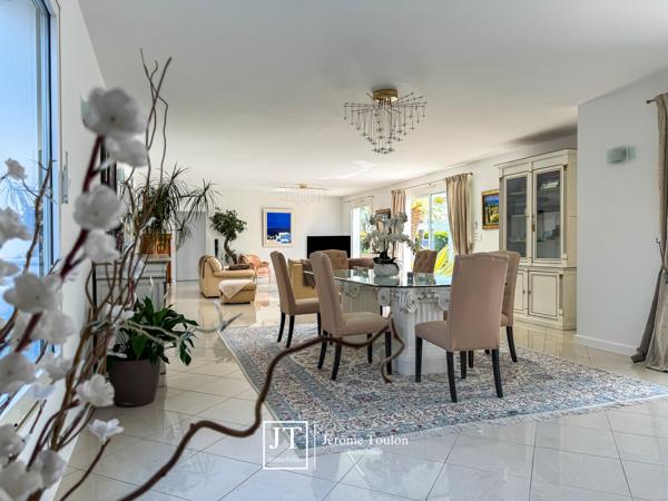 Maison
                                                                                                                                                                                                                                                                                                                        6 pièce(s)                                                                                                                                                                                                          4 chambre(s)                                                                                                                                                                                                          267  m²