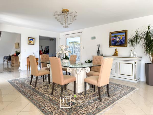 Maison
                                                                                                                                                                                                                                                                                                                        6 pièce(s)                                                                                                                                                                                                          4 chambre(s)                                                                                                                                                                                                          267  m²