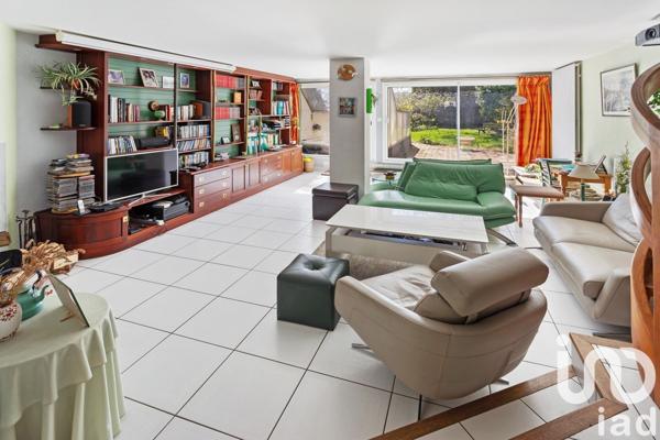 Maison traditionnelle 8 pièces de 190 m² à Nantes (44200)