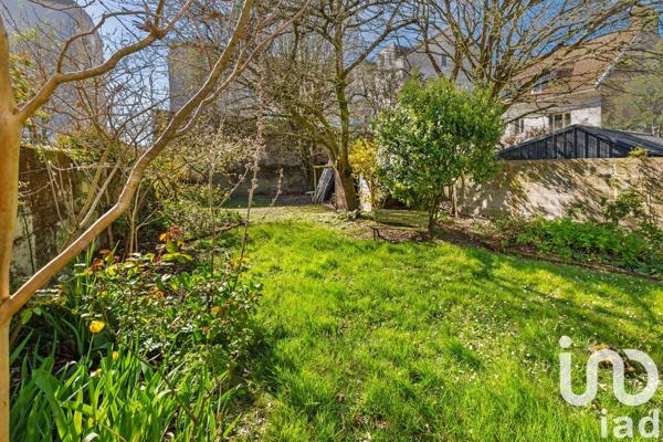 Maison traditionnelle 8 pièces de 190 m² à Nantes (44200)