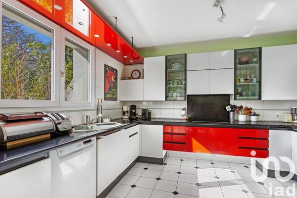 Maison traditionnelle 8 pièces de 190 m² à Nantes (44200)