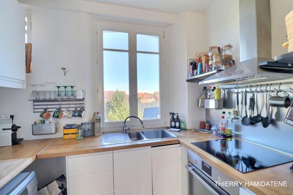 COLONIE !! A 5MN à pied de la gare du centre ville appartement bourgeois de style parisien 3 pieces 2 chambres 54m2 proche tous commerces et écoles