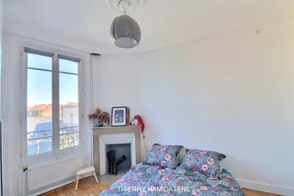 COLONIE !! A 5MN à pied de la gare du centre ville appartement bourgeois de style parisien 3 pieces 2 chambres 54m2 proche tous commerces et écoles