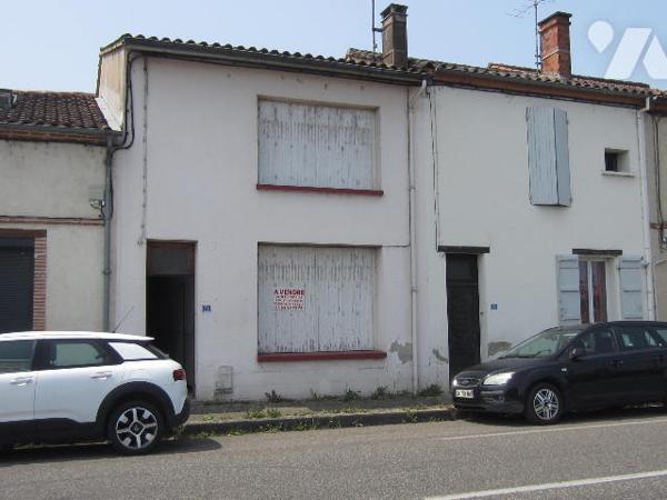 Maison de ville à rénover sur RDC et étage TYPE 3 avec JARDIN