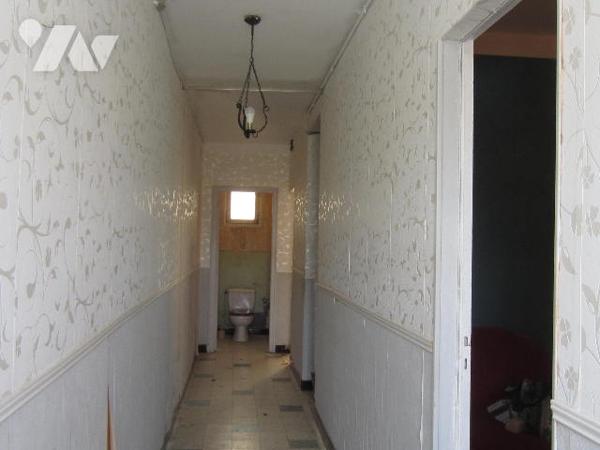 Maison de ville à rénover sur RDC et étage TYPE 3 avec JARDIN