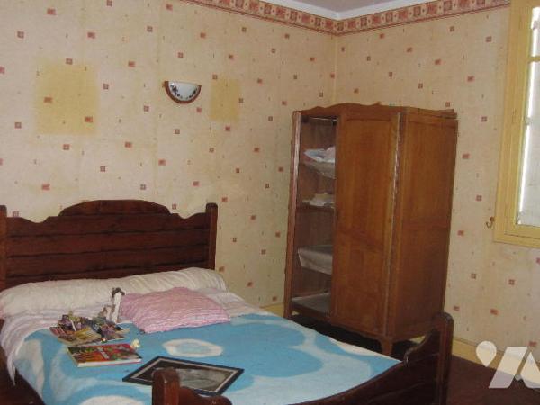 Maison de ville à rénover sur RDC et étage TYPE 3 avec JARDIN