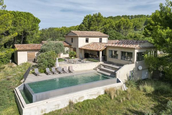 Domaine viticole & Villa contemporaine - Art de vivre en Provence Mazan