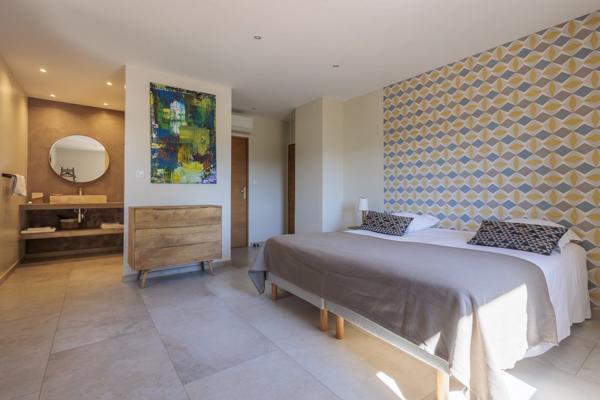 Domaine viticole & Villa contemporaine - Art de vivre en Provence Mazan