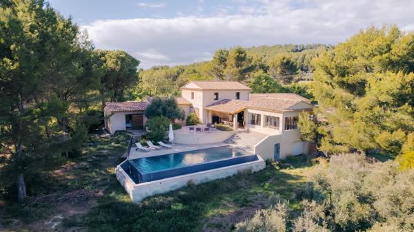 Domaine viticole & Villa contemporaine - Art de vivre en Provence Mazan