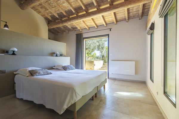 Domaine viticole & Villa contemporaine - Art de vivre en Provence Mazan