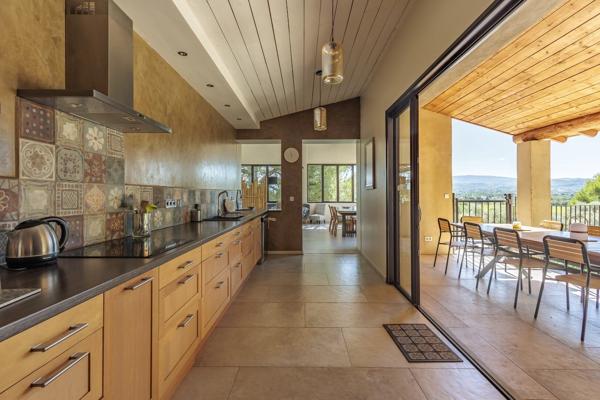 Domaine viticole & Villa contemporaine - Art de vivre en Provence Mazan