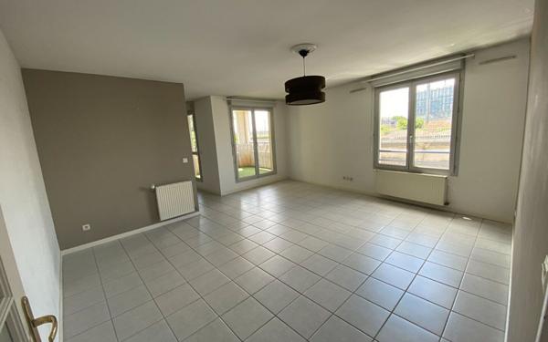 Appartement à louer    3 pièces •  Lyon 8
