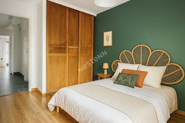 NANTES - RUE PAUL BELLAMY / Appartement deux pièces 45m² dans un immeuble de 2011, avec parking extérieur