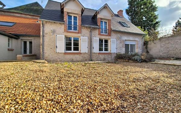 Maison à vendre    4 pièces • 120 m2 Saint-Jean-de-la-Ruelle