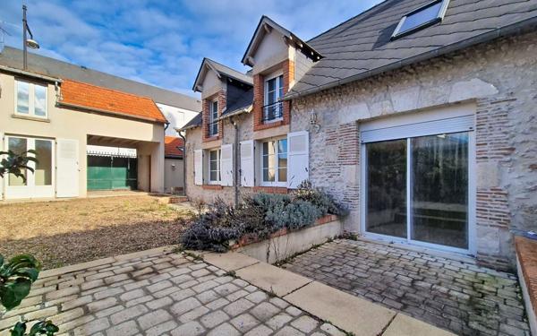 Maison à vendre    4 pièces • 120 m2 Saint-Jean-de-la-Ruelle