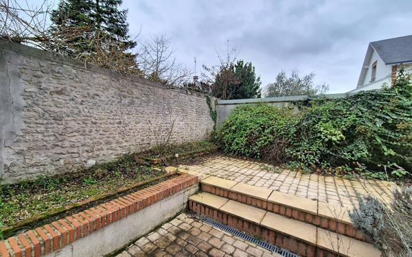 Maison à vendre    4 pièces • 120 m2 Saint-Jean-de-la-Ruelle