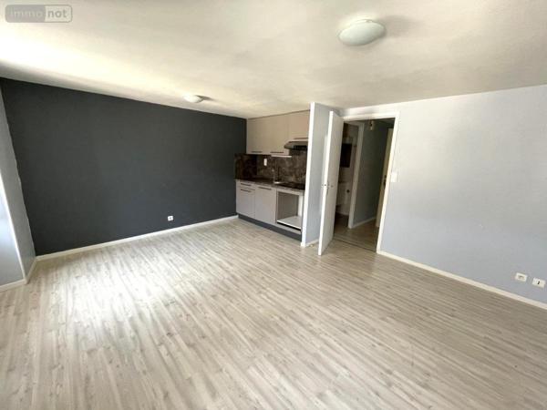 Appartement à louer à Saint-Chély-d'Apcher en Lozère (48200), ref : 48032-L80