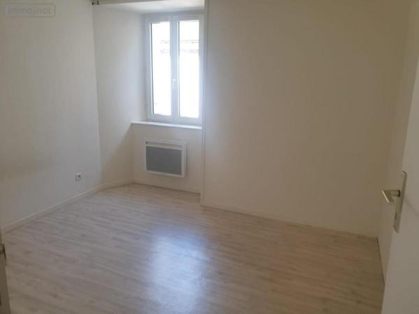 Appartement à louer à Saint-Chély-d'Apcher en Lozère (48200), ref : 48032-L80