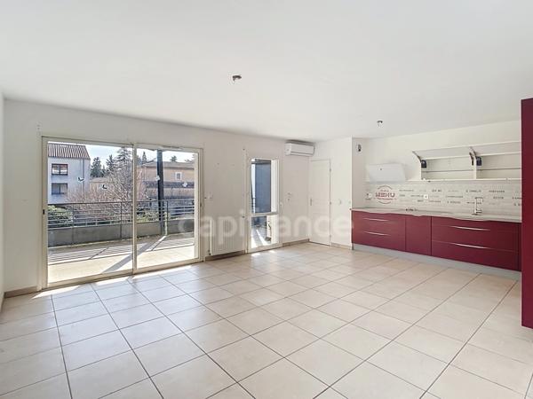 MONTELIMAR (26200), Saint-James, à vendre Appartement T4 récent avec terrasse plein sud abritée, climatisation et garage box fermé