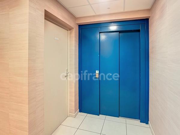 MONTELIMAR (26200), Saint-James, à vendre Appartement T4 récent avec terrasse plein sud abritée, climatisation et garage box fermé