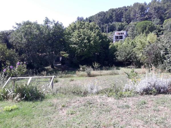 Terrain constructible sur Roquevaire vue Garlaban