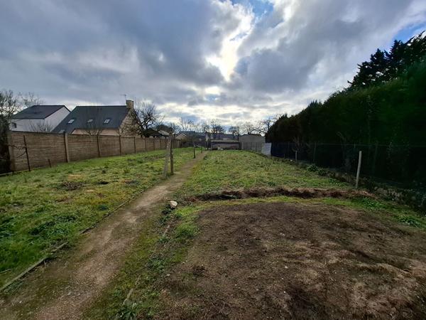 TERRAIN - LA BAULE GUEZY - PROCHES COMMERCES ET CENTRE DE PORNICHET