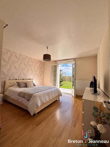 Maison sur 3 ha 63 sur Argentré