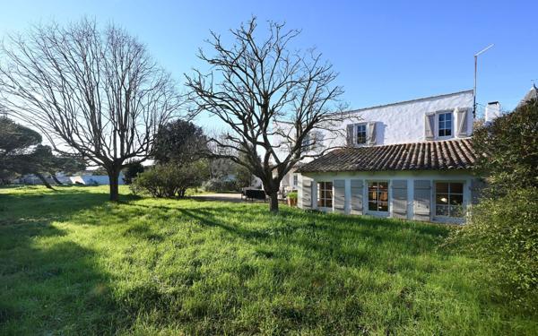 Maison à vendre    8 pièces •  Les Portes-en-Ré