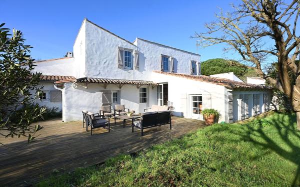 Maison à vendre    8 pièces •  Les Portes-en-Ré